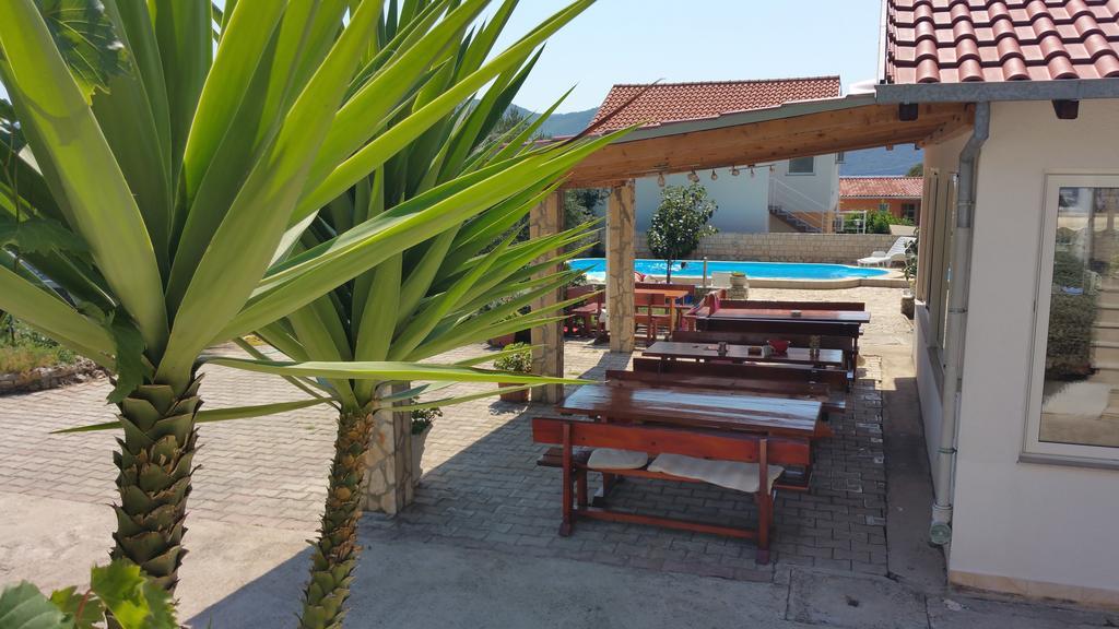 Holiday Resort Balota Kuciste Esterno foto